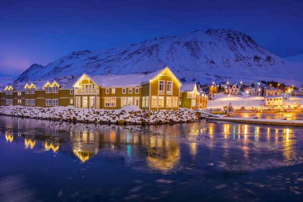 north-iceland-siglufjordur-siglo-hotel-exterior-at-night-rth-600x0-c-default